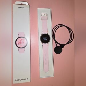 EUC Samsung Galaxy Watch FE 40mm Bluetooth AI Smartwatch 2024 Rose Gold